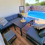 Villa Anas Lagoon House With Pool At Azure