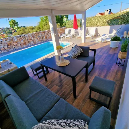 Вилла Anas Lagoon House With Pool At Azure Дрвеник-Мали