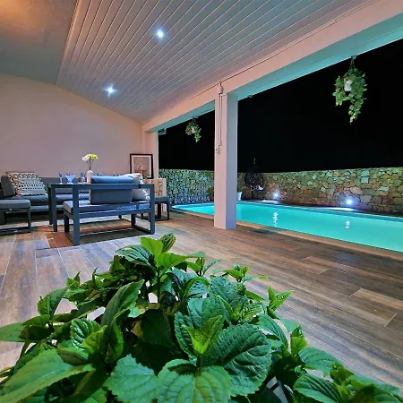 Anas Lagoon House With Pool At Azure