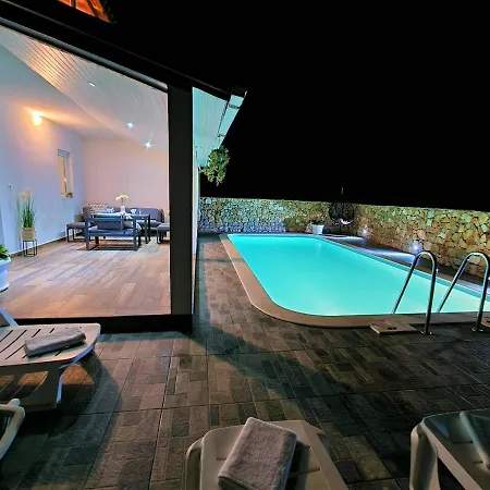 Вилла Anas Lagoon House With Pool At Azure Дрвеник-Мали